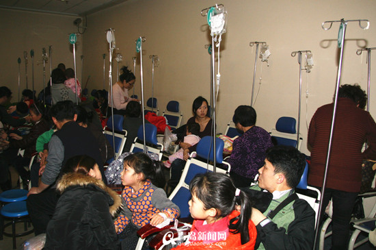 独家：妇儿医院男厕尿液横流 院方已整改