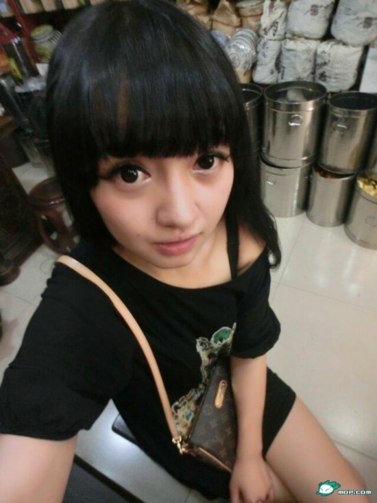 曝西藏大学校花绝美私照 美艳似混血芭比