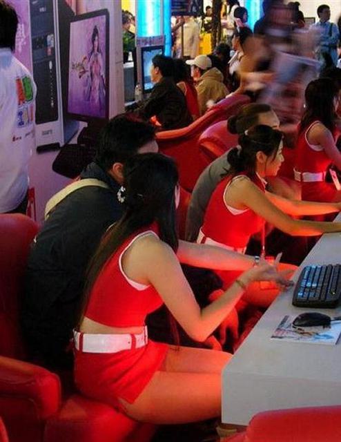 揭秘美女陪玩游戏：付费800有超嗨服务