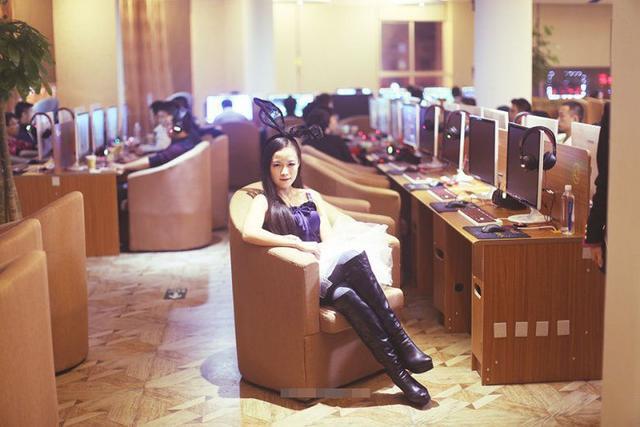 揭秘美女陪玩游戏：付费800有超嗨服务