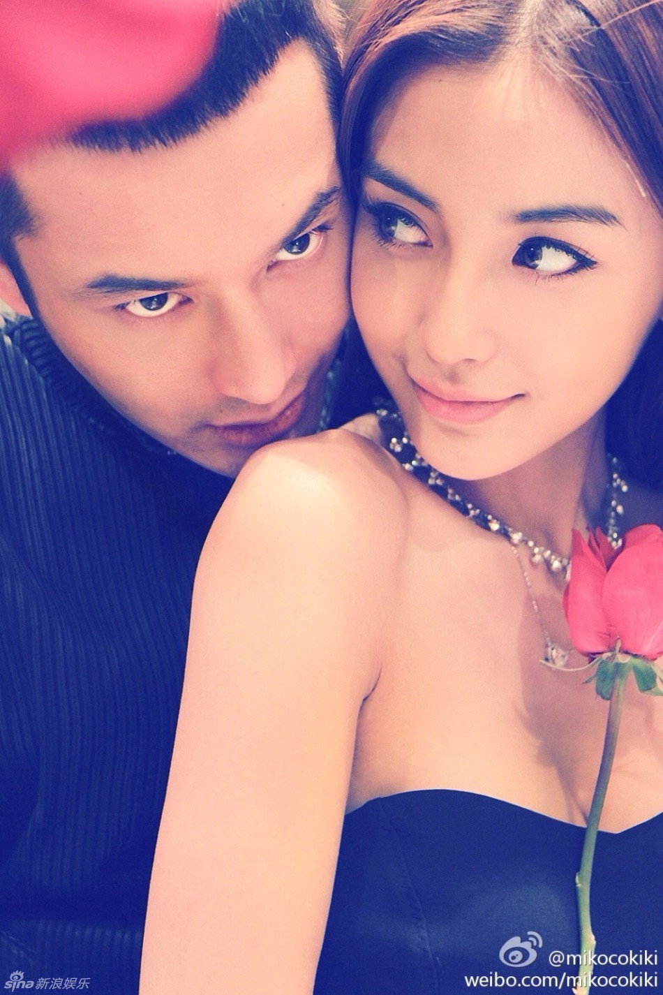 黄晓明Angelababy恩爱写真 深情拥吻浪漫调情