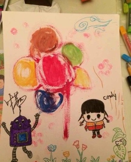 田亮晒Cindy新照 戴男生帽子傻乐萌翻网友
