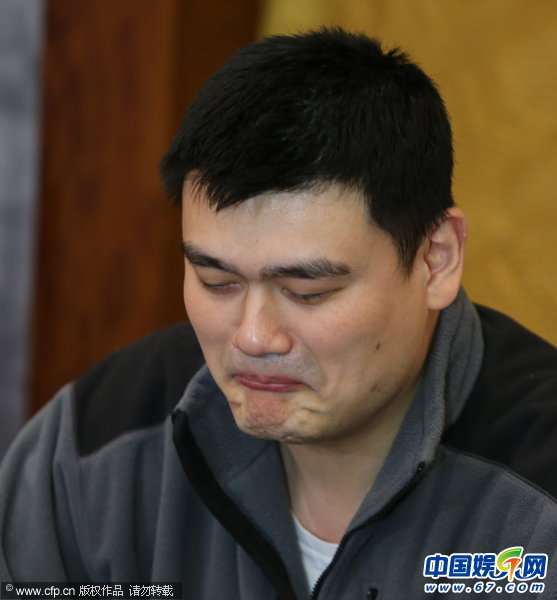 姚明两会表情多变爆萌 宋丹丹高调发言张国立捏鼻
