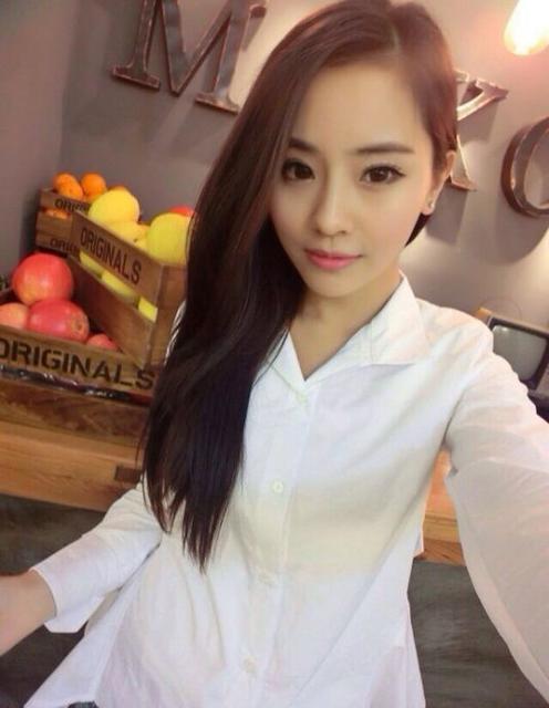 史上身价最贵Showgirl私照曝光 在北影进修