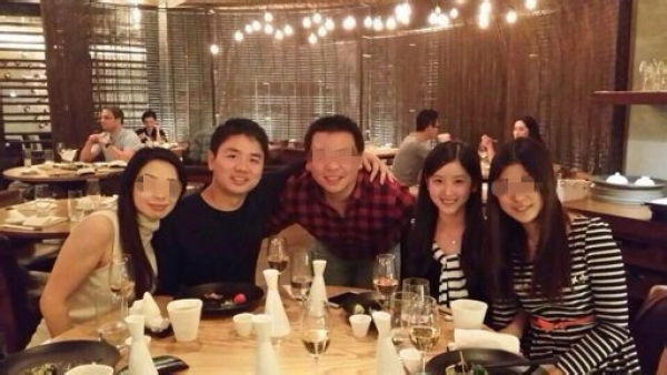 奶茶妹妹被曝与京东掌门刘强东恋爱 年龄差19岁