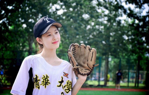 奶茶妹妹被曝与京东掌门刘强东恋爱 年龄差19岁