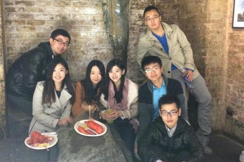 曝奶茶妹妹哥大生活照 喜欢聚会学习安逸