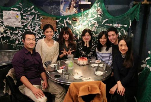 曝奶茶妹妹哥大生活照 喜欢聚会学习安逸
