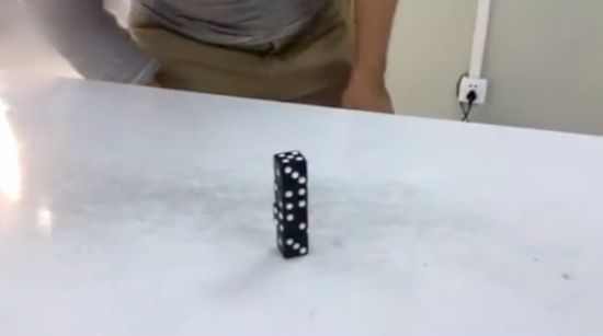 周杰伦淡定玩骰子出神入化惊呆小伙伴