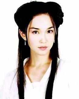 小龙女对比：潘迎紫风情万种 刘亦菲貌美如画
