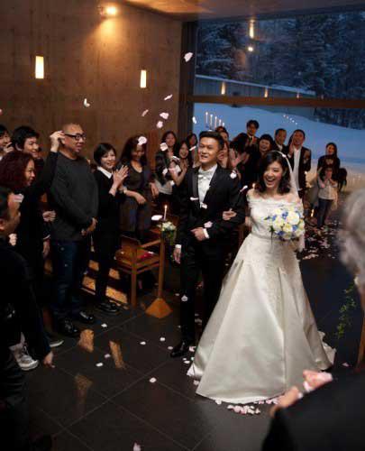 苏慧伦北海道举行婚礼 为宾客安排滑雪旅行