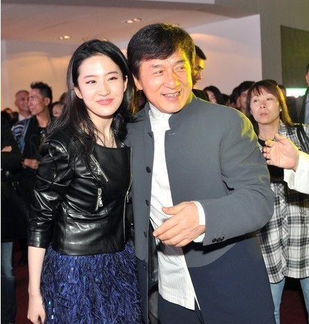 成龙与一线女星肌肤之亲全曝光