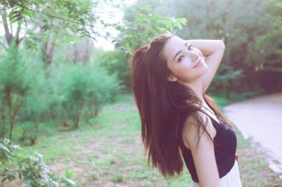 中戏校花代斯美艳照片曝光 被赞素颜女神