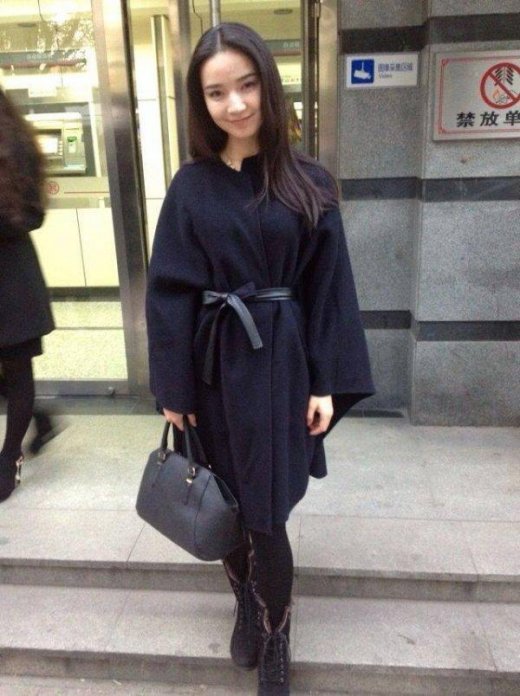 中戏校花代斯美艳照片曝光 被赞素颜女神