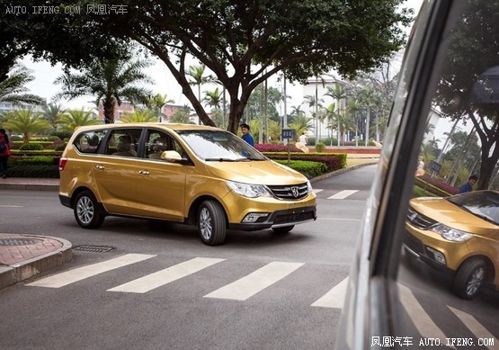 一周重点新车 10万省油SUV配全景天窗