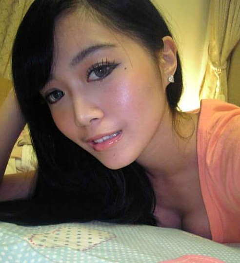 金城武侄女拍极限袒露写真