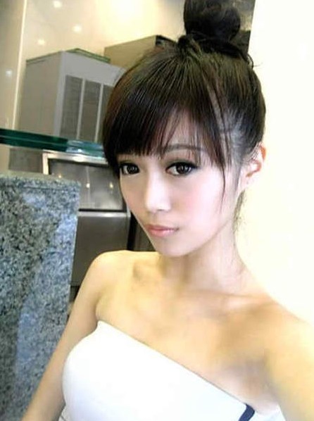 金城武侄女拍极限袒露写真