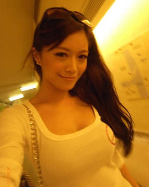 金城武侄女拍极限袒露写真