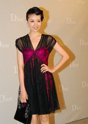 伊能静曝小十岁新欢 揭失婚女星的第二春