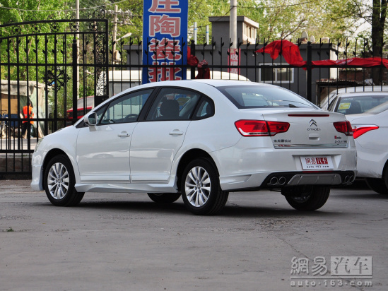 雪铁龙世嘉三厢 2013款 VTS 1.6MT品尚型