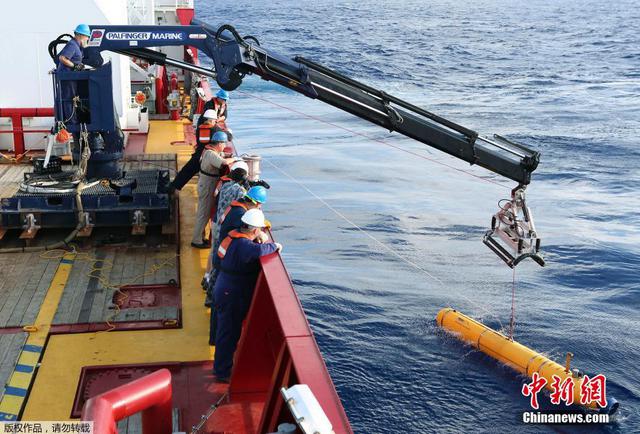 澳海军投入水下自动潜航器参与马航搜救工作