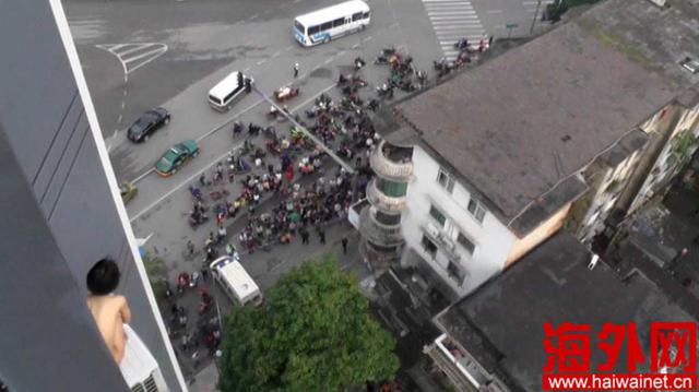 吸毒女子全裸跳楼