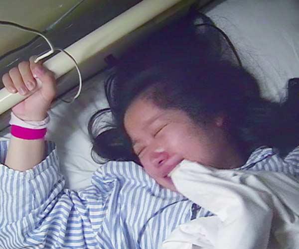奇葩真人秀女星全裸求生