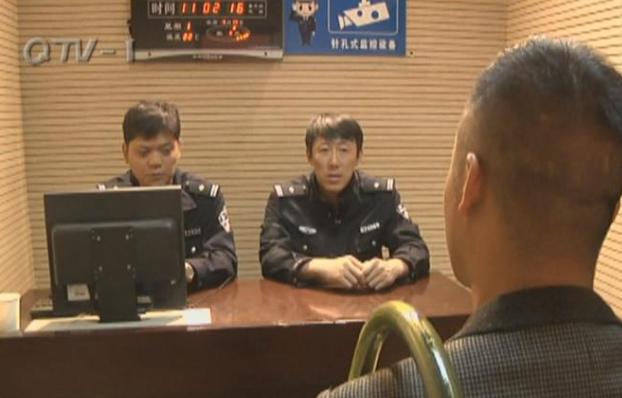 男子涉酒驾被测酒精度 拒不配合打交警