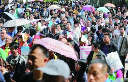 实验初中报名3242人六选一 电脑派位24日进行