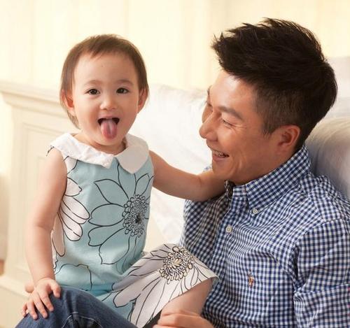 李小鹏想生二胎 与14岁时妻子一见钟情