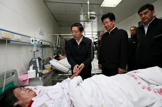 郭声琨：迅速全力侦破案件 依法严惩暴恐分子