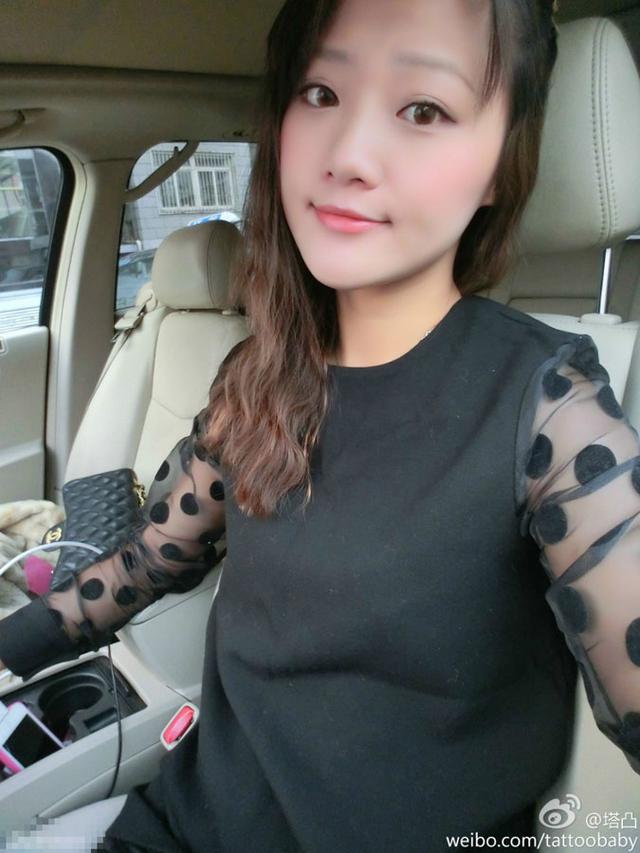 王学兵亲子照曝光 第三任妻子童颜靓丽
