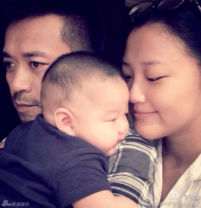 王学兵亲子照曝光 三婚娇妻童颜靓丽