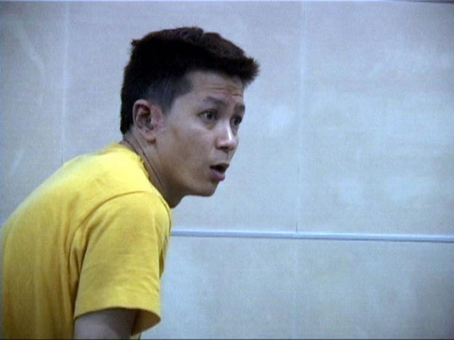 男子冒充贵族骗钱被打