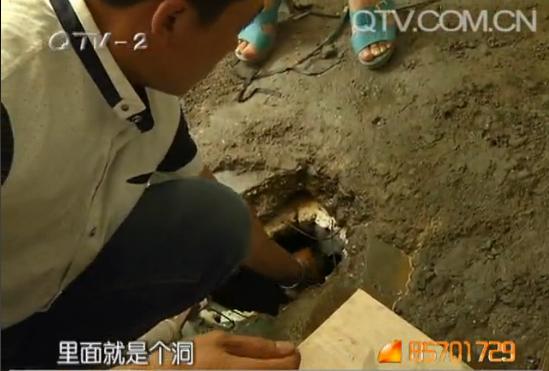 林溪美地地下竟是空的 两米长钢筋能一插到底