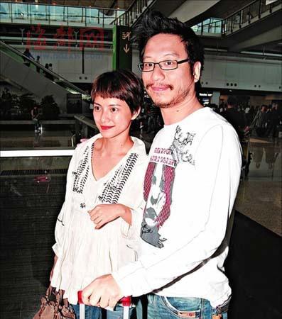 导演彭顺背李心洁偷食 当众与嫩模亲嘴搂抱