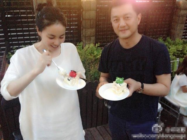 王菲李亚鹏聚首 齐贺女儿李嫣八岁生日