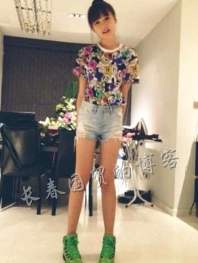 赵本山17岁女儿写真曝光 水手服清纯甜美