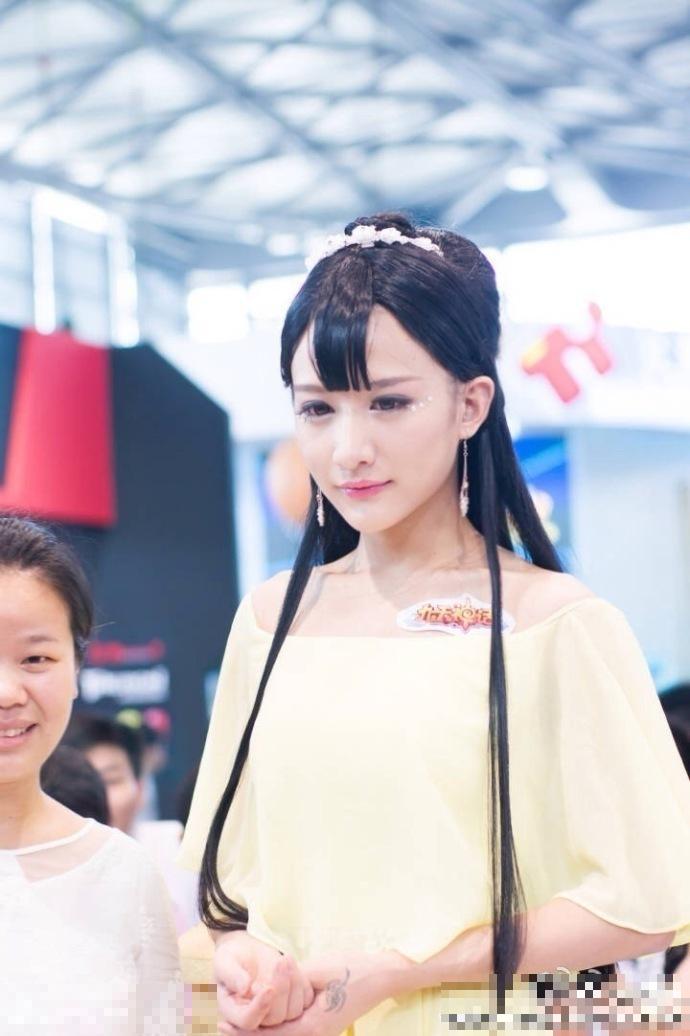最美伪娘小灿女装扮相秒杀女星