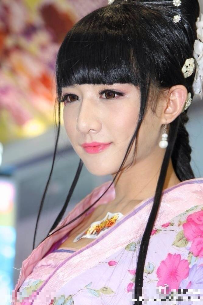 最美伪娘小灿女装扮相秒杀女星