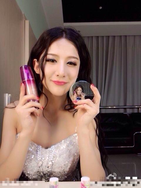 最美伪娘小灿女装扮相秒杀女星