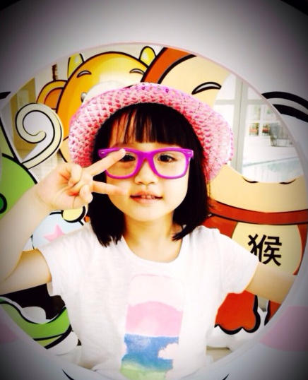 钟丽缇爱女庆祝四岁生日 靓妈萌女疼爱之情溢于言表（组图）