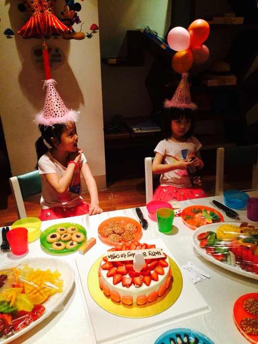 钟丽缇爱女庆祝四岁生日 靓妈萌女疼爱之情溢于言表（组图）