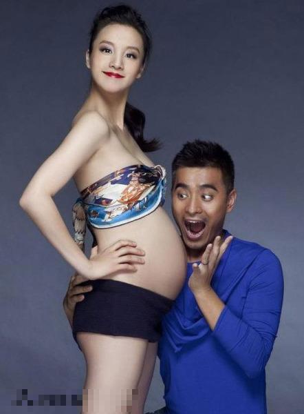 陈龙与孕妻章龄之