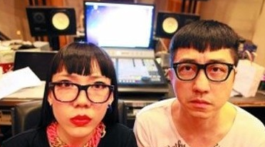 吴莫愁公布恋情认爱哈林 网友直呼大有夫妻相【组图】
